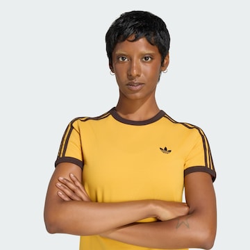 ADIDAS ORIGINALS - Camiseta en amarillo