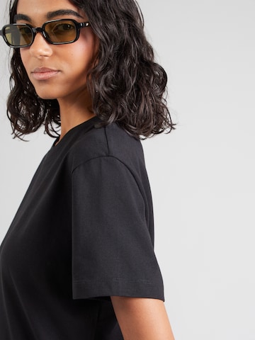 & Other Stories - Camiseta en negro