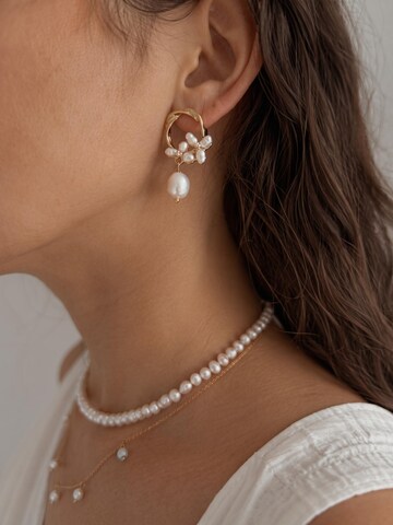 Kamakula Earrings 'Floral Pearl' in Gold