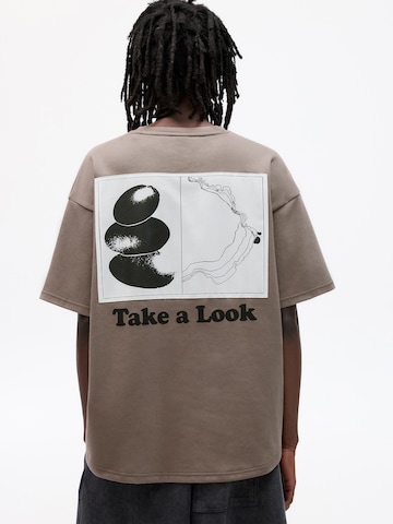 Pull&Bear Paita 'TAKE A LOOK' värissä ruskea: etupuoli