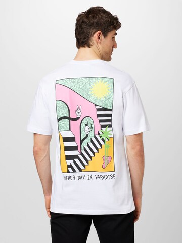 On Vacation Club Shirt in White: front