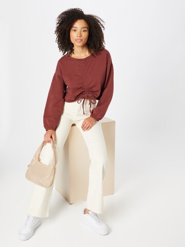 Sweat-shirt 'Marina' ABOUT YOU en marron