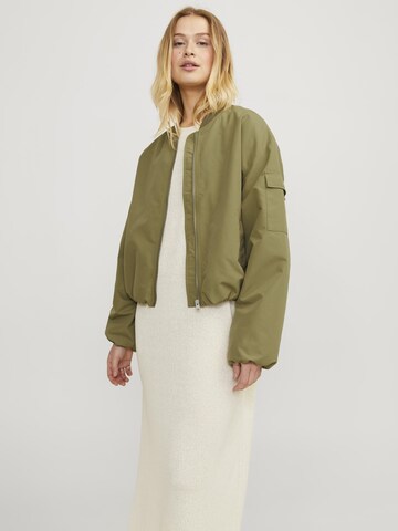 JJXX Between-Season Jacket 'Leila' in Green: front