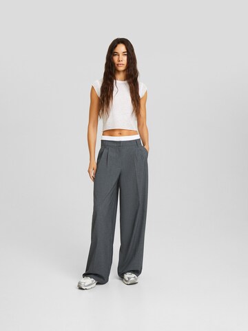 Bershka Wide leg Bandplooibroek in Grijs