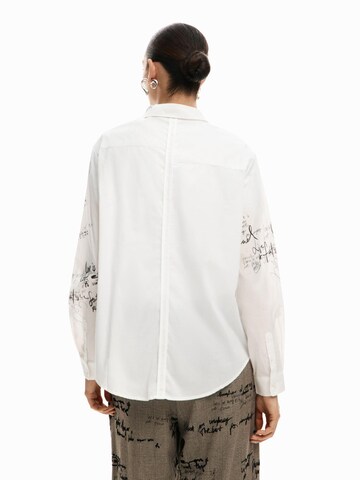 Chemisier Desigual en blanc