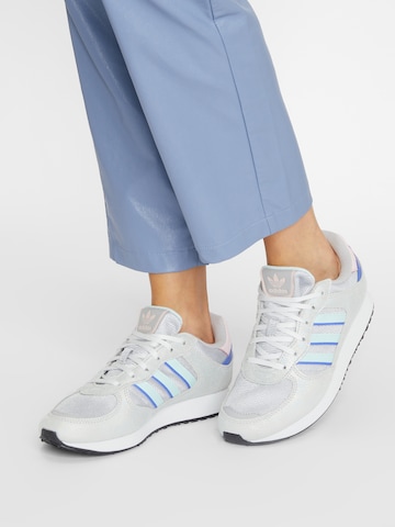 Sneaker low de la ADIDAS ORIGINALS pe argintiu