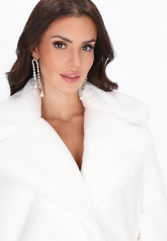 Manteau d’hiver 'Fashion Look' faina en blanc