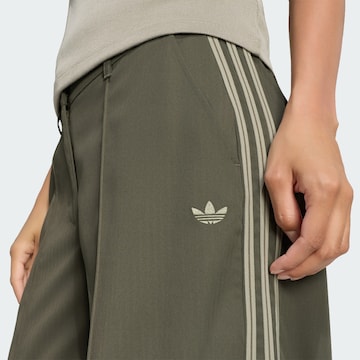 ADIDAS ORIGINALS - Pierna ancha Pantalón de pinzas 'Firebird' en marrón