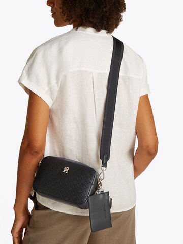 TOMMY HILFIGER - Bolso de hombro 'DISTINCT' en negro
