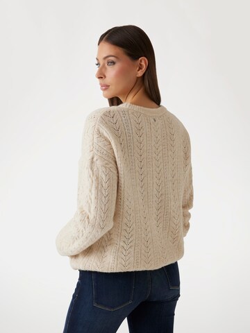 GUESS Sweater in Beige