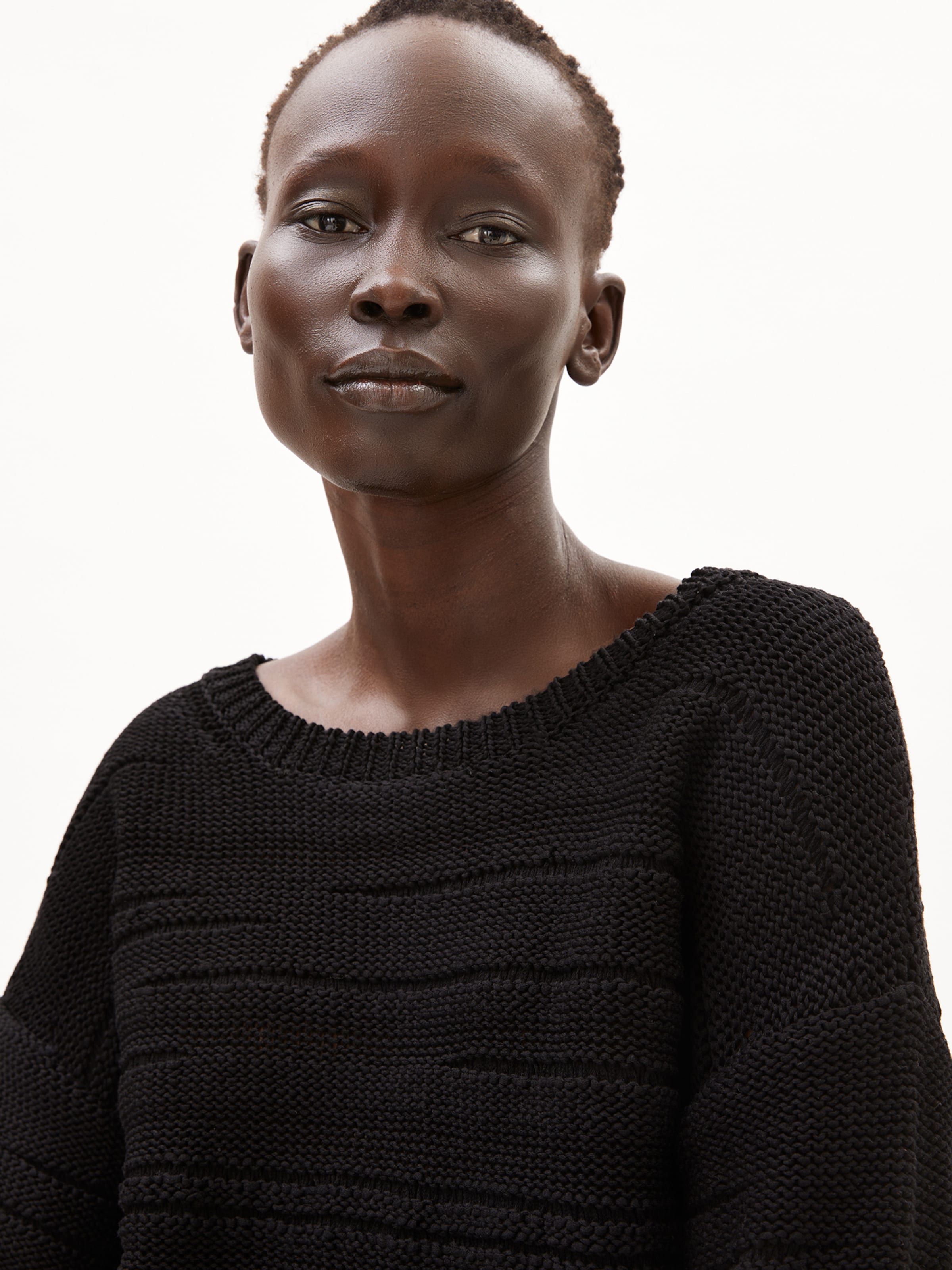 Pull-over ' AALIYA ' ARMEDANGELS en noir