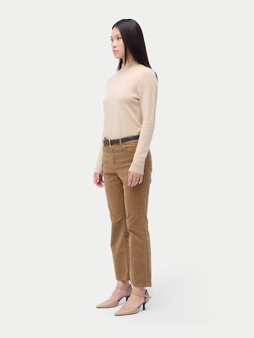 GOBI Cashmere - Jersey 'Women's Essential Cashmere Mock Neck Sweater' en beige