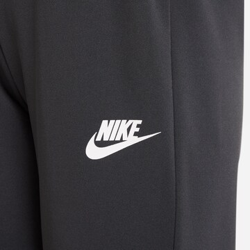 Nike Sportswear Trainingsanzug in Grau