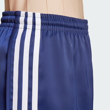 ADIDAS ORIGINALS Loosefit Hose in Blau