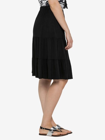 SHEEGO Skirt in Black