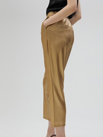 Regular Pantalon chino Lola Casademunt en or
