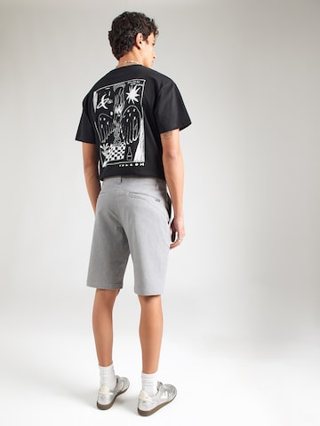 Volcom regular Παντελόνι τσίνο 'FRCKN MDN' σε γκρι