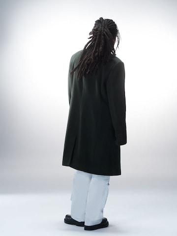 Luka Sabbat for ABOUT YOU Ανοιξιάτικο και φθινοπωρινό παλτό 'Joshua' σε πράσινο