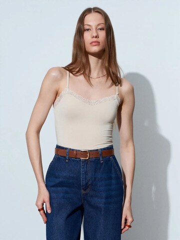 Dilvin Top in Beige