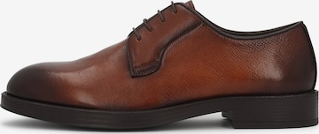 Chaussure à lacets Kazar en marron : devant
