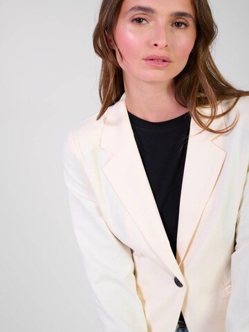 Le Temps Des Cerises Blazers 'Oscar' in Wit
