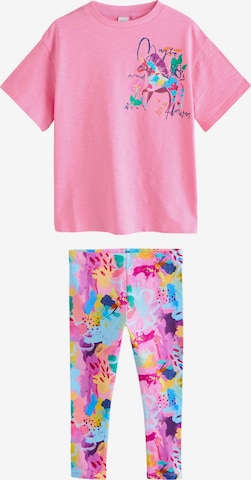 Next Set in Roze: voorkant