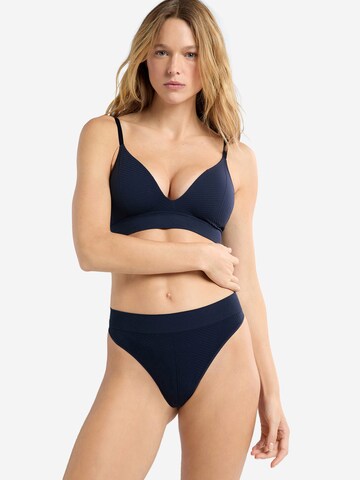 String 'Effortless' di ETAM in blu