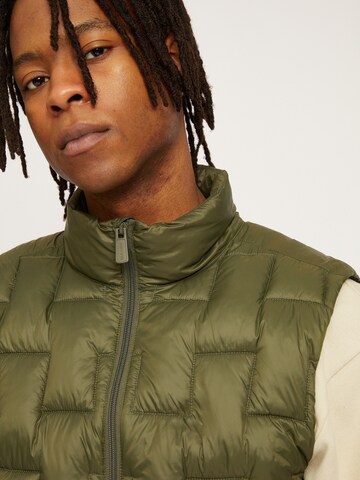 mazine Vest ' Lavoy Light Padded Vest ' in Green