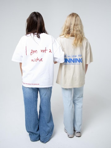 BAYSIDE BOUND Oversizeshirt 'THE RUNNING UNISEX OVERSIZE TEE'‌‌‌‌‌‌ in Beige
