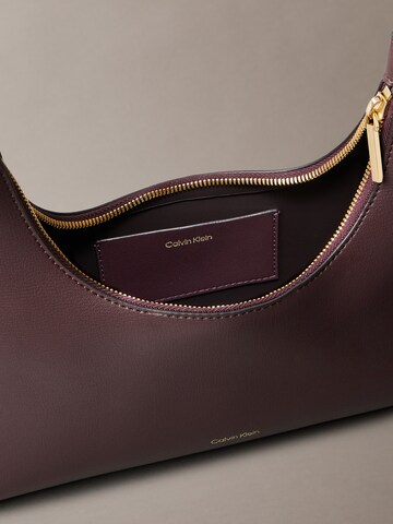 Borsa a spalla di Calvin Klein in rosso