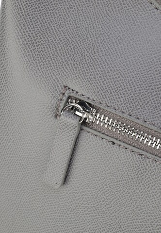 GERRY WEBER Schultertasche 'Principle' in Grau