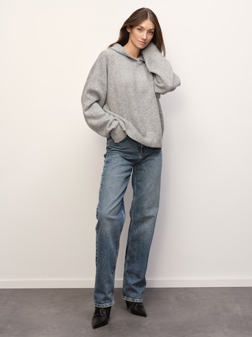 RÆRE by Lorena Rae Свитер в Серый