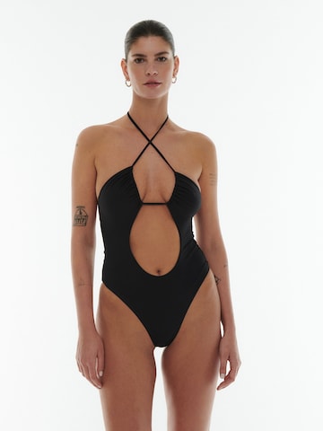 ABOUT YOU x Laura GiurcanuTrokutasti Jednodijelni kupaći kostim 'Valentina' - crna boja: prednji dio
