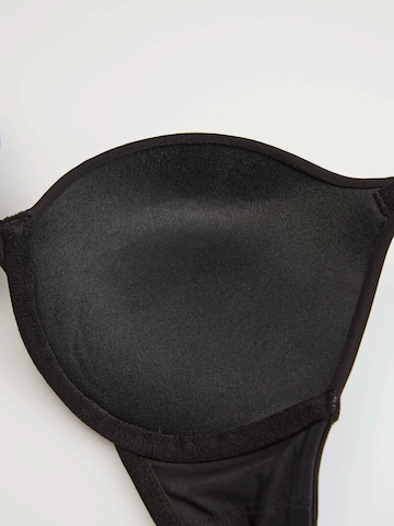 ESOTIQ - Push-up Sujetador 'Super-Push-up-BH 2 Size Up, glatte Cups Q1.04 abnehmbaren Trägern' en negro