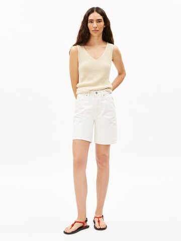 ARMEDANGELS Regular Trousers in White