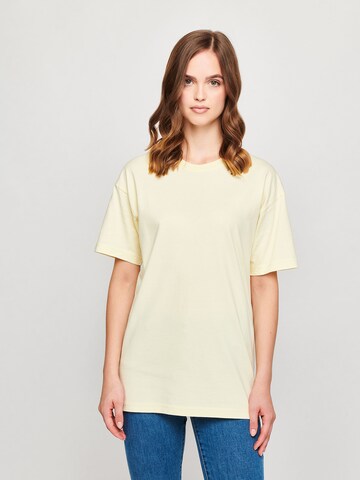 ABOUT YOU x StayKid Shirt 'SENSATIONELL' in Yellow: front