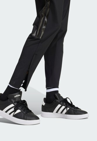 Coupe slim Pantalon de sport 'House Of Tiro' ADIDAS SPORTSWEAR en noir