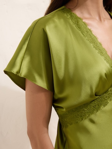 Friends Like These Blouse in Groen