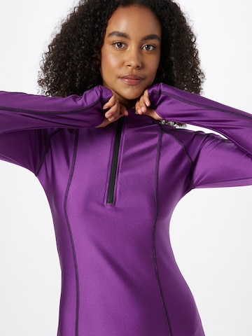 Robe Oval Square en violet