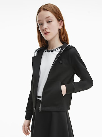 Calvin Klein Jeans Sweatjacke in Schwarz: predná strana