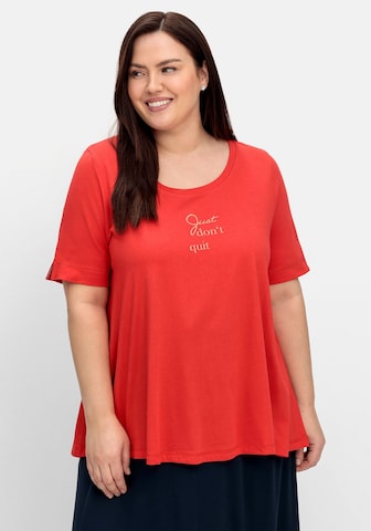 SHEEGO T-shirt i röd: framsida