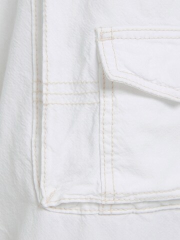 Bershka Široke hlačnice Hlače | bela barva