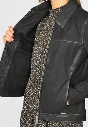 MazePrijelazna jakna ' 4202117 ' - crna boja