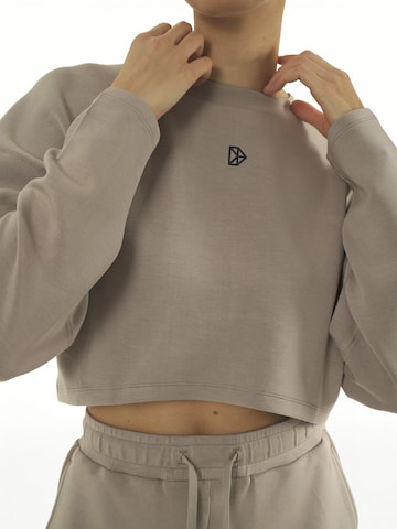 DRILLS Apparel Top 'RECREATION Cover Top' in Beige