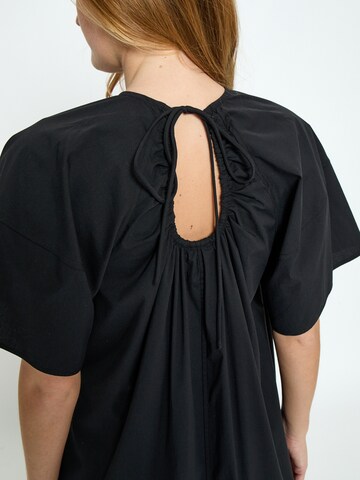 Peppercorn Mekko 'Otana' värissä musta