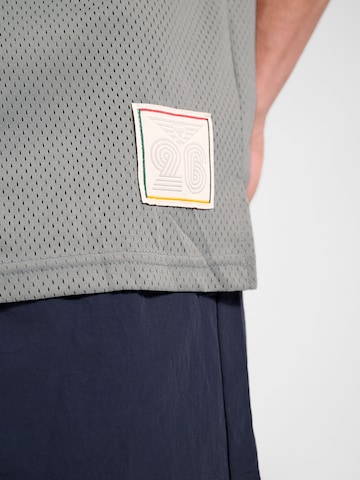 Hummel Performance Shirt in Grey