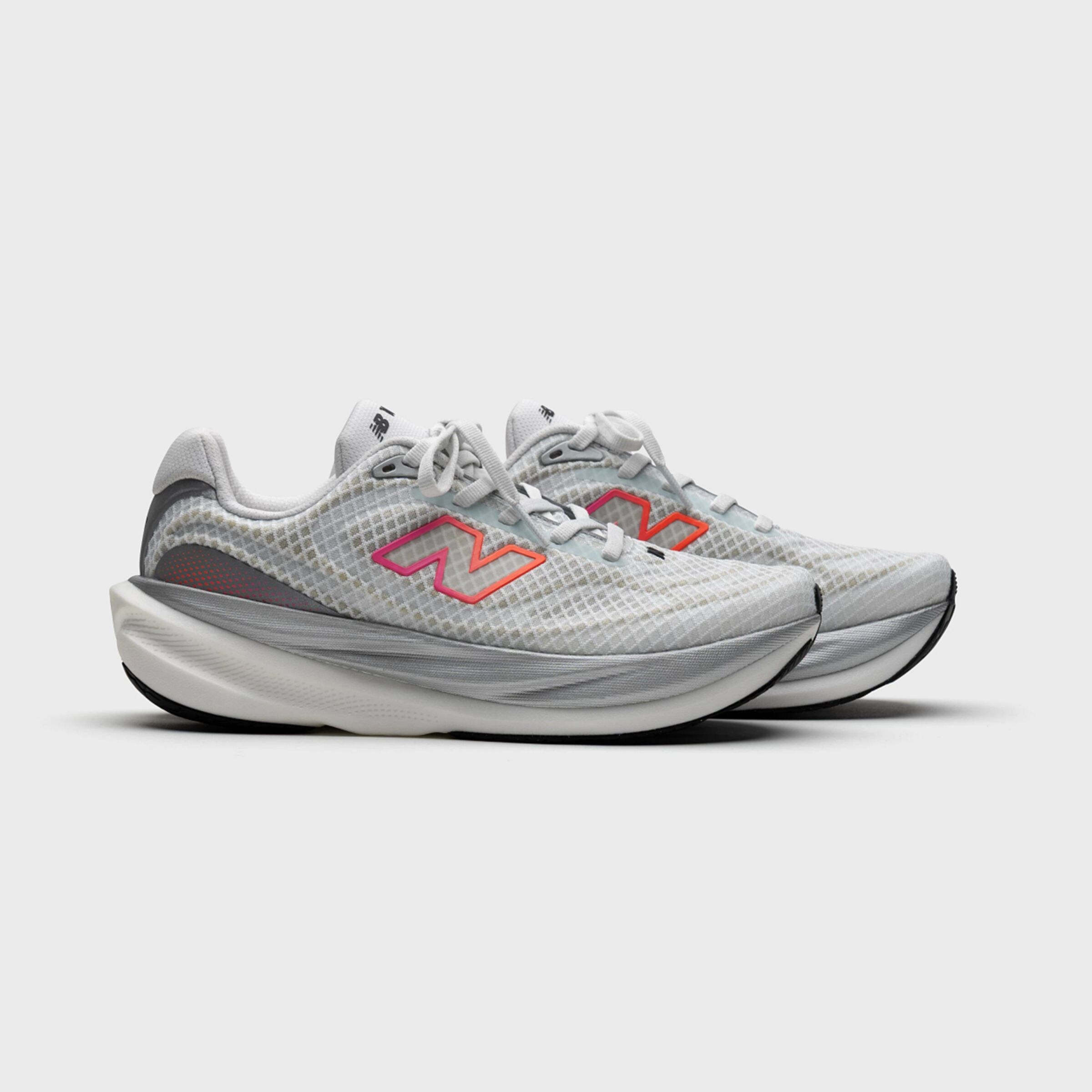 new balance Loopschoen '1080v15 Grey Days' in Wit
