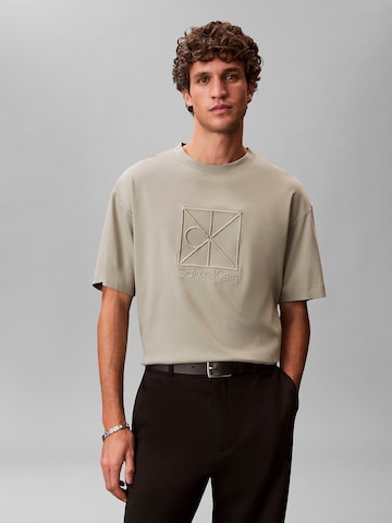 Calvin Klein T-shirt in Grau: Vorderseite
