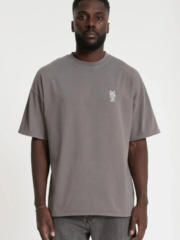 YSPT Studio Shirt 'ADVENTURE' in Grey: front