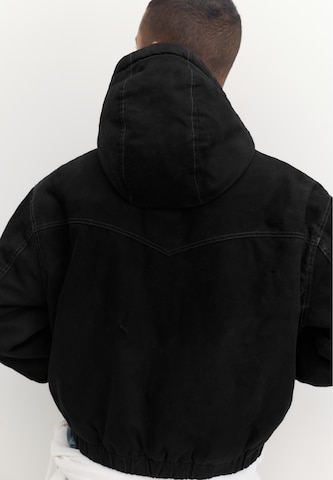 Veste mi-saison Pull&Bear en noir